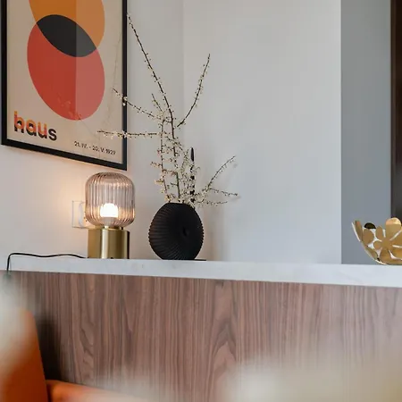 Rentplanet - Aura Prandoty *