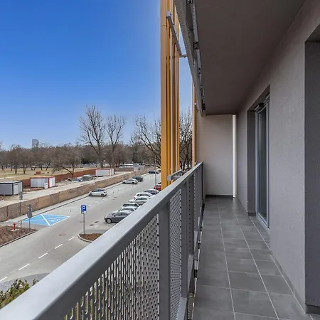 Rentplanet - Aura Prandoty